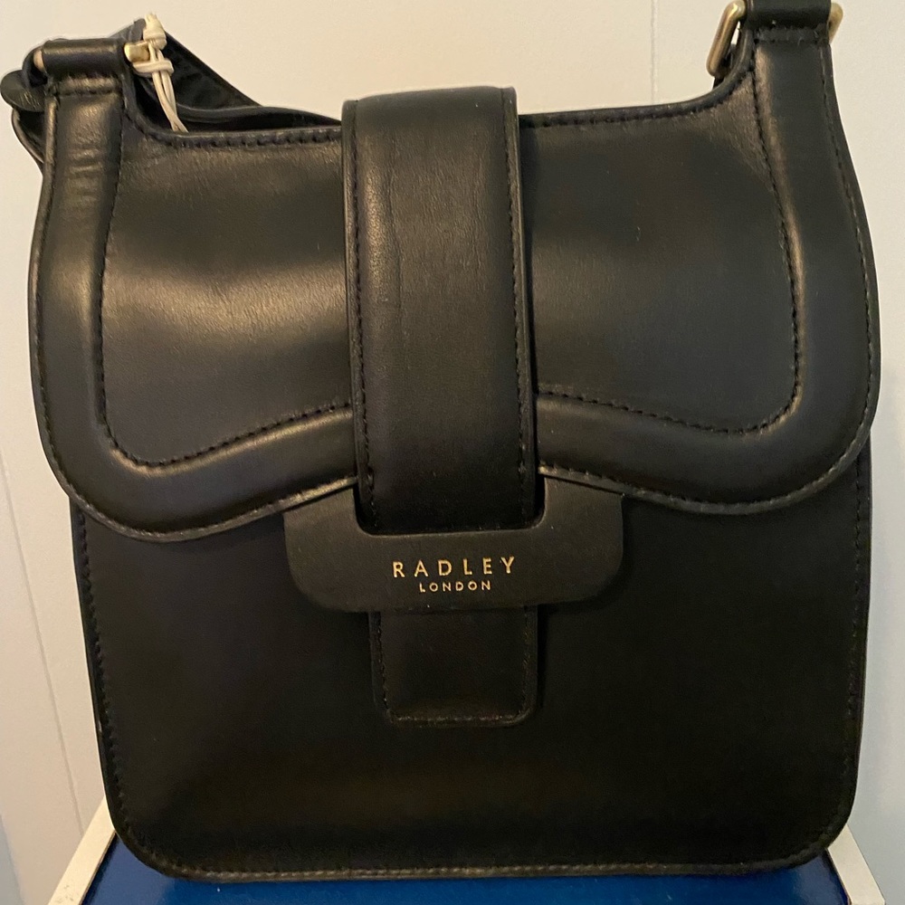 NWT RADLEY LONDON black ‘Devonport Mews’ leather crossbody bag. Happy Po…